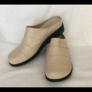 Gravity Defyer Mules/Clogs